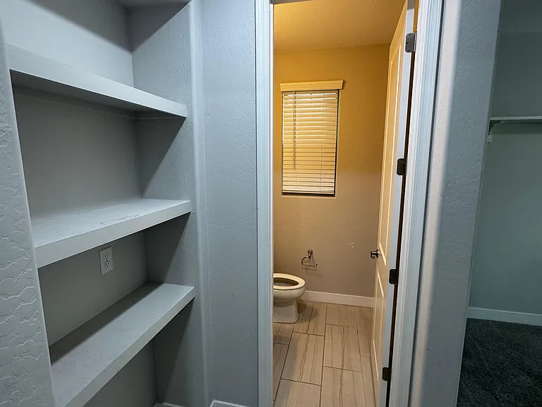 648 W Winchester Dr — Photo 7