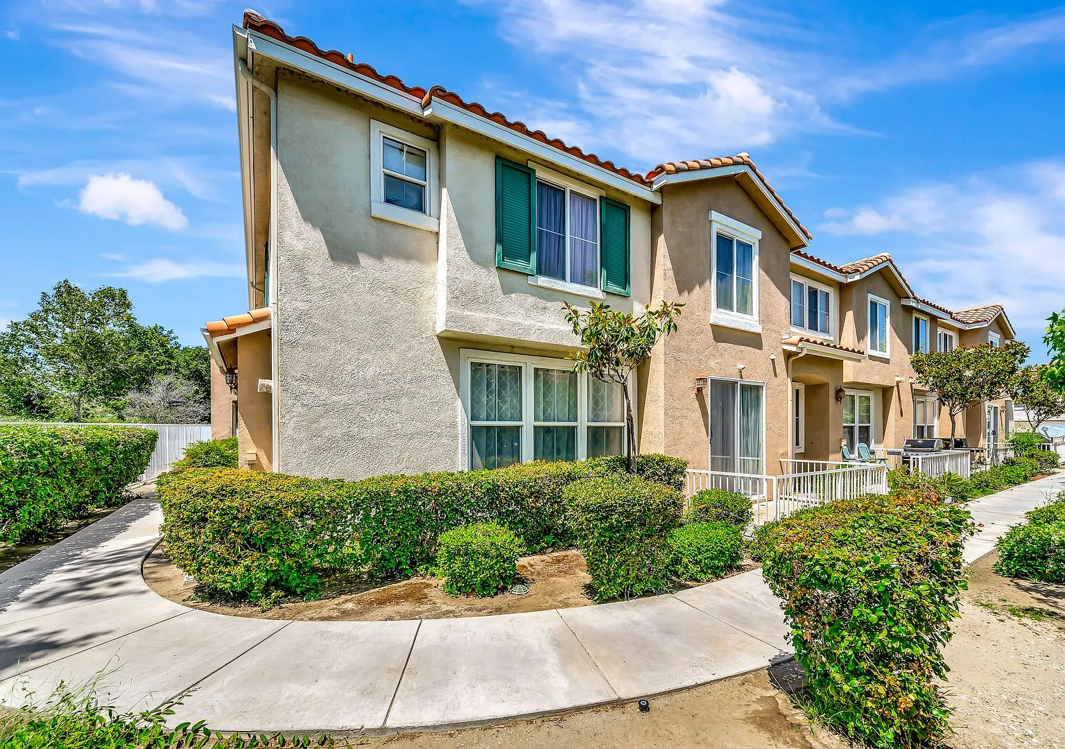 Beautiful 2 Bed | 2 Bath Gem — Photo 1