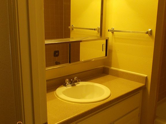 4th image of 3100 Jane Pl NE APT S107