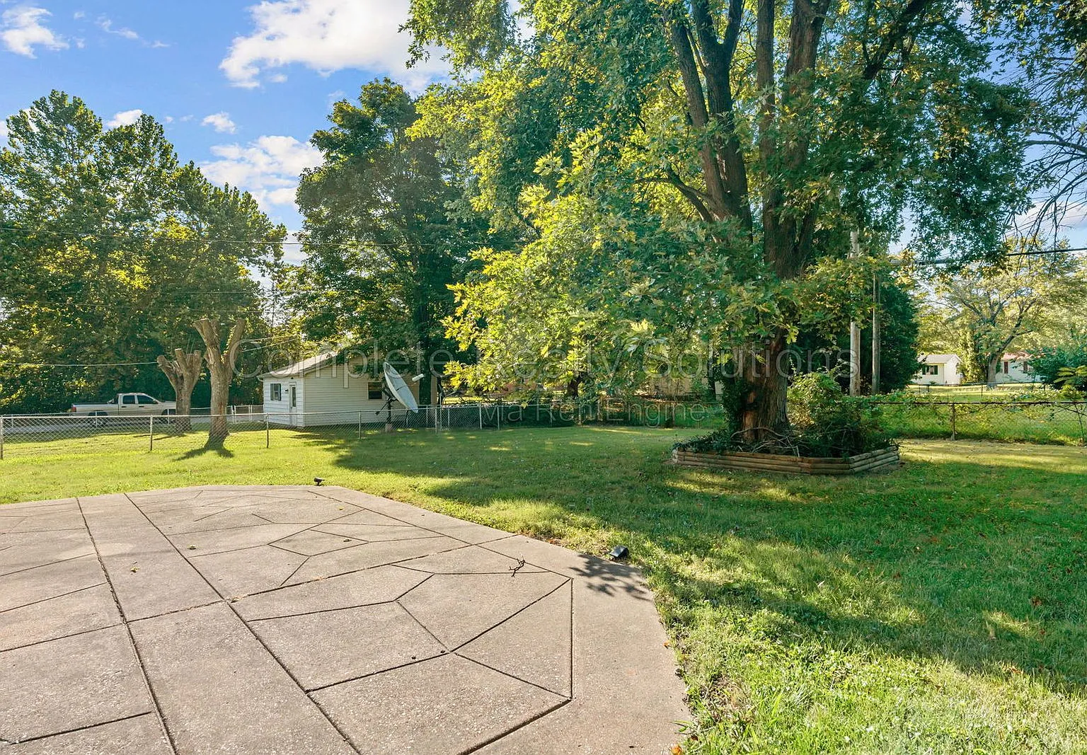 3 bed, 1.5 bath, 900 sqft, $1,250 — Photo 3