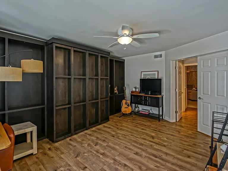 1543 Stanford Ave — Photo 36