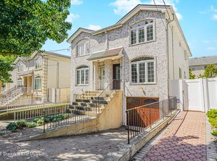 17 Armour Pl, Staten Island, NY 10309
