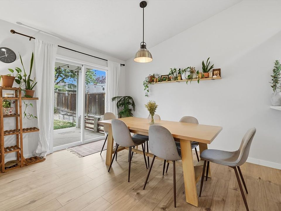 1st image of 4266 S Fruithill Pl