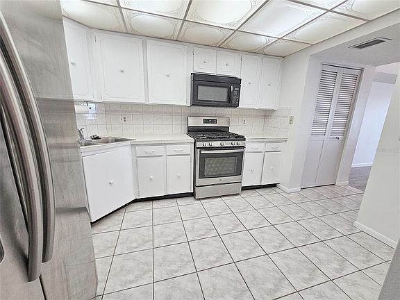 3rd image of 5980 SHORE BOULEVARD S #405