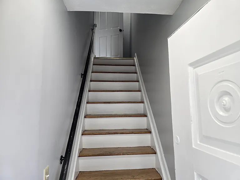 37 E Stroud Ave #B — Photo 2