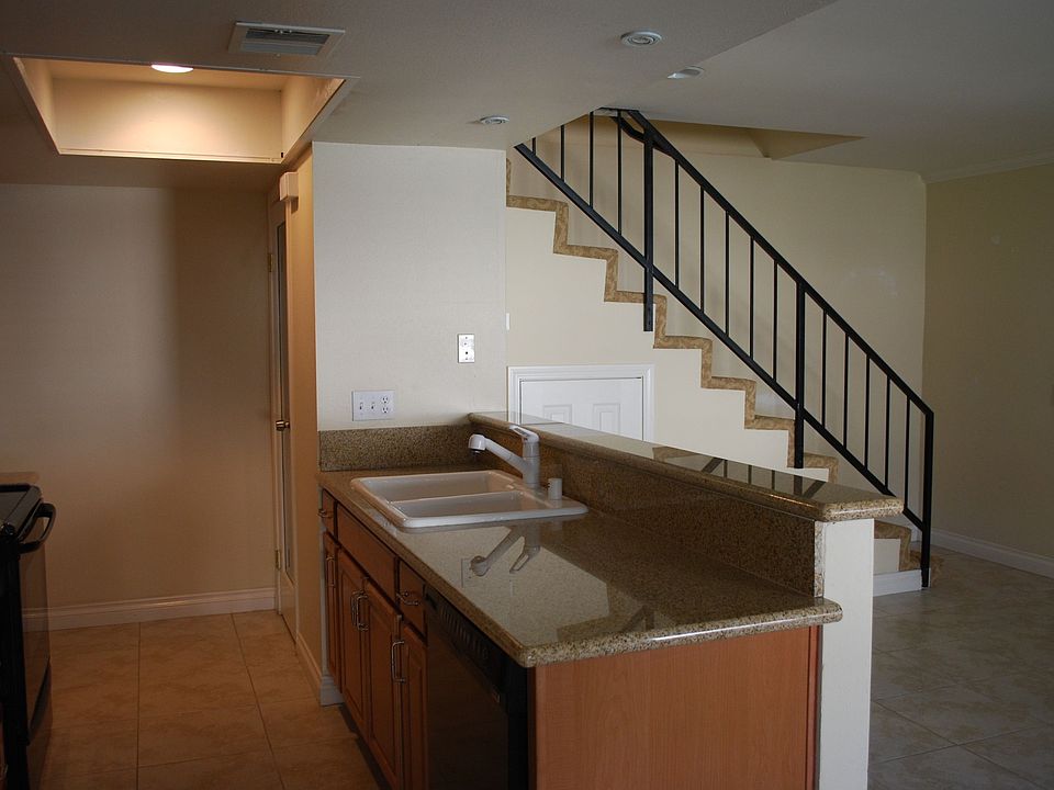 2nd image of 1332 Primrose St APT 2
