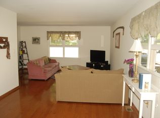 4293 Wolf Hill Dr, Hampstead, MD 21074