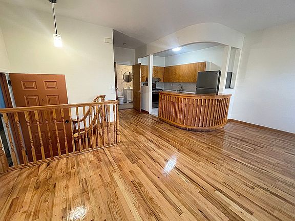 5th image of 23-28 37th St #1R
