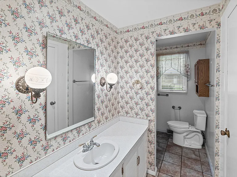 206 Joan Ave — Photo 6