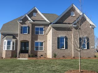 914 Hidden Pond Ln, Waxhaw, NC 28173