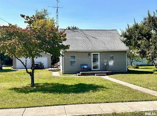 615 Ash St, Chapin, IL 62628