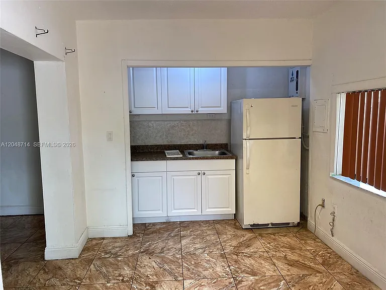 2460 NW 15th St #4 — Photo 11