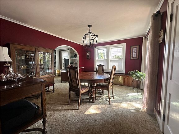 3rd image of 432 Main St