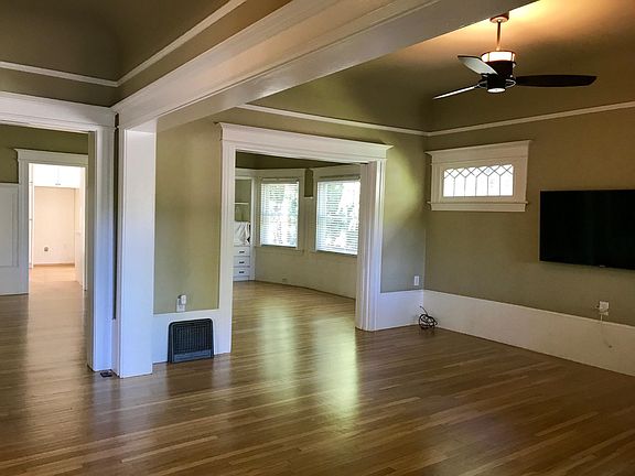 2nd image of 415 21st St