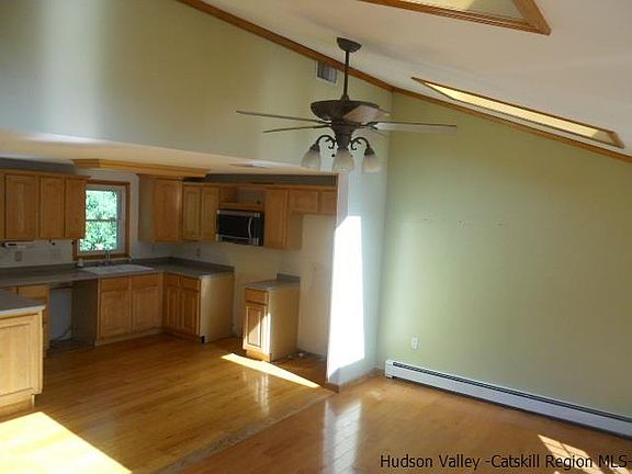 5th image of 139 Highland Ave