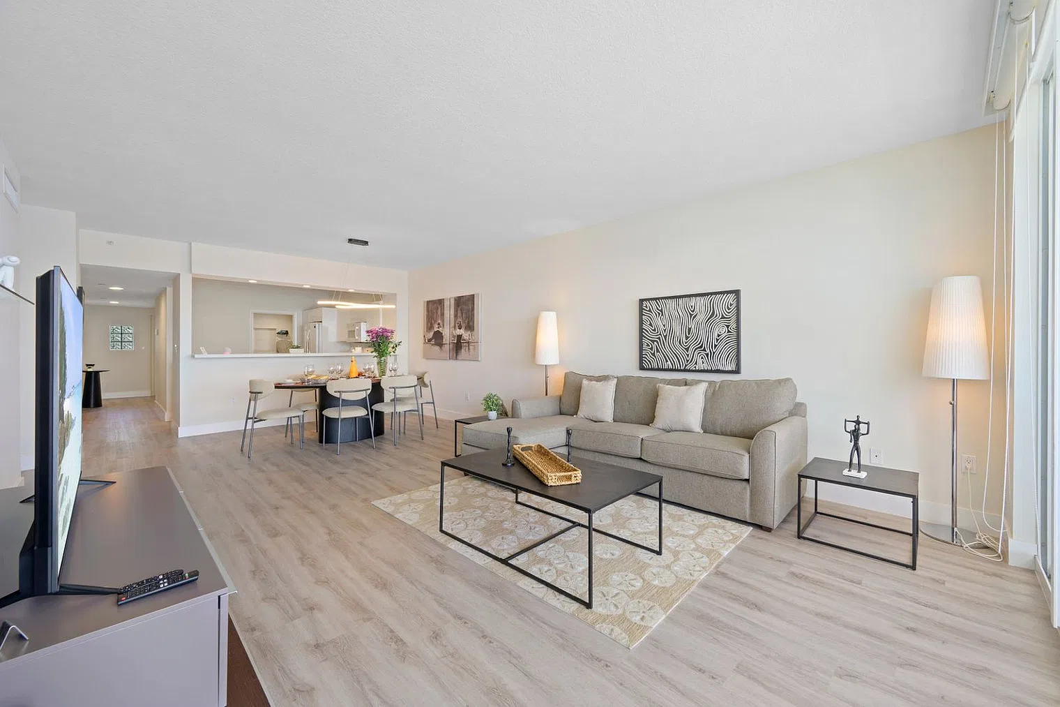 2 bed, 2.0 bath, 1302 sqft, $9,543 — Photo 3