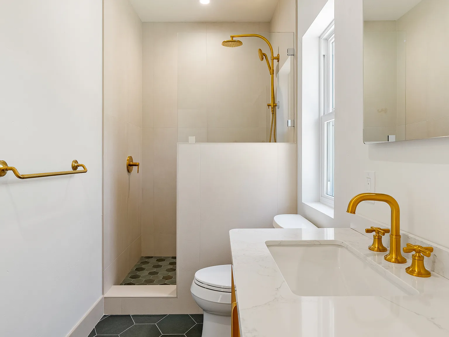325 Cerro Romauldo Avenue - - — Photo 4