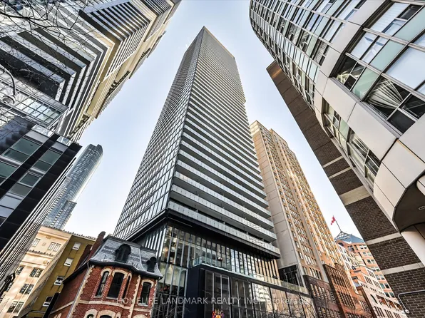 15 Grenville St, Toronto, ON
