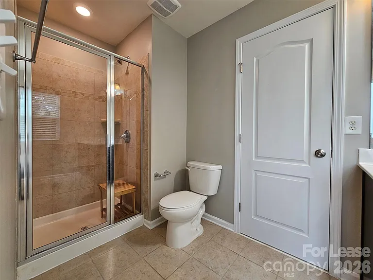 3233 Yarmouth Ln — Photo 11