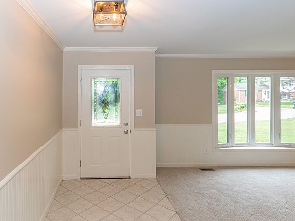 3rd image of 8638 Kensington Dr