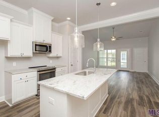 8145 Village Lake Ave, Baton Rouge, LA 70820