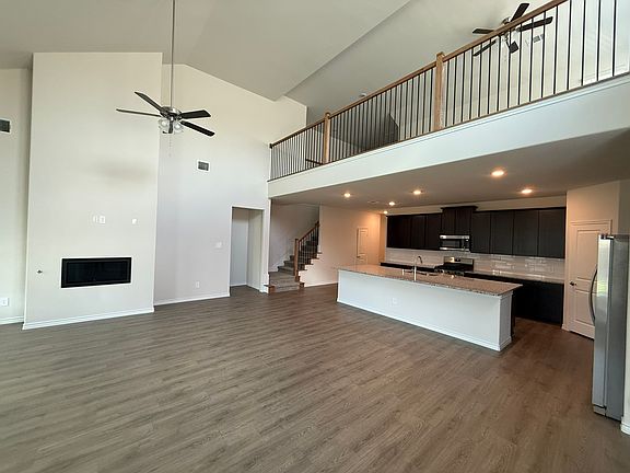 4th image of 2217 Tacoma Way