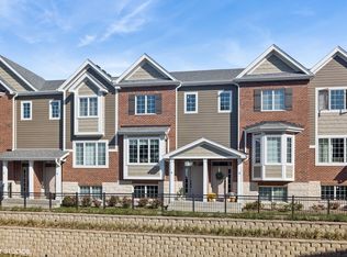 416 N Cass Ave #4, Westmont, IL 60559