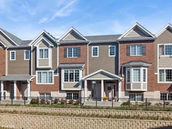 416 N Cass Ave #4, Westmont, IL 60559