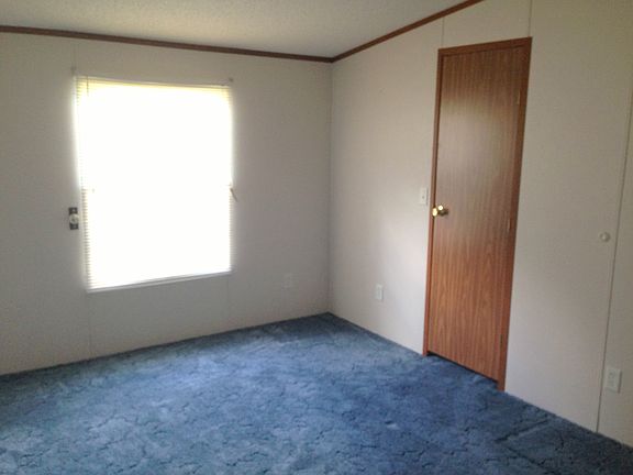 4th image of 102 Seckinger St