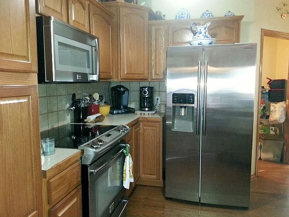 4th image of 1415 E Erie Ct