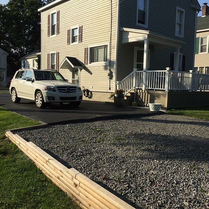 2nd image of 438 Larchmont Ave