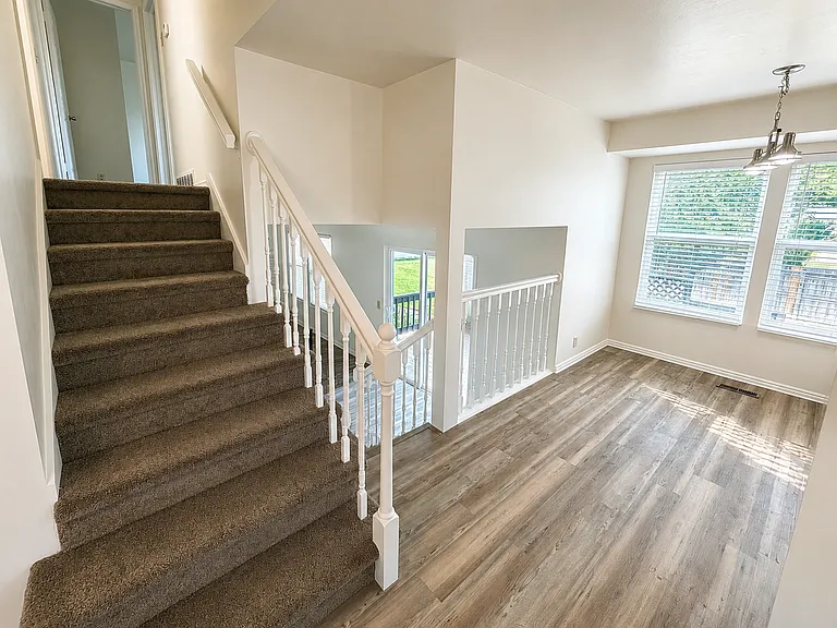 1564 E Hidden Valley Dr — Photo 11