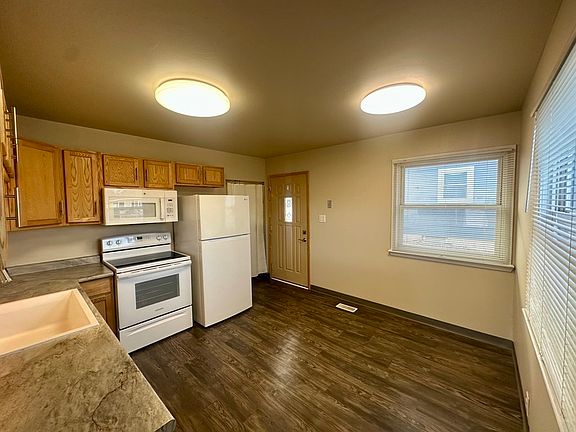 4th image of 1717 Meadowdale Dr NW
