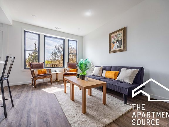 2nd image of 4410 N Greenview Ave APT 3