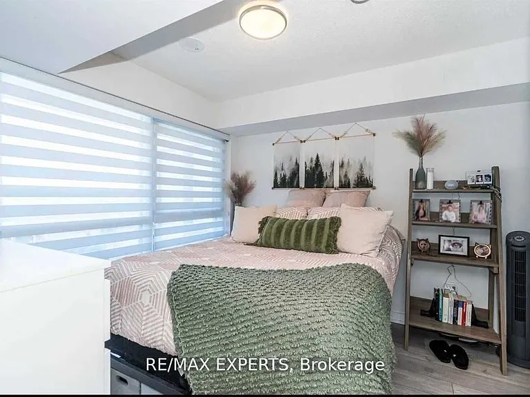225 Village Green Sq #701 — Photo 10