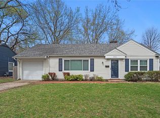 2506 W 77th St, Prairie Village, KS 66208