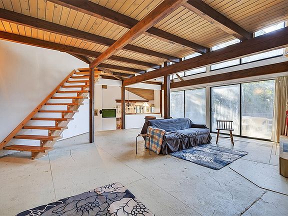 5th image of 160 Sky Valley Rd