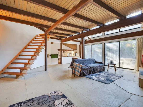 160 Sky Valley Rd, Saltspring Island, BC V8K 2C7