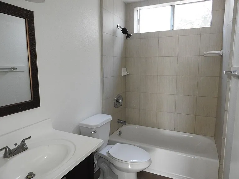 2146 Sunset Cliffs Blvd — Photo 11