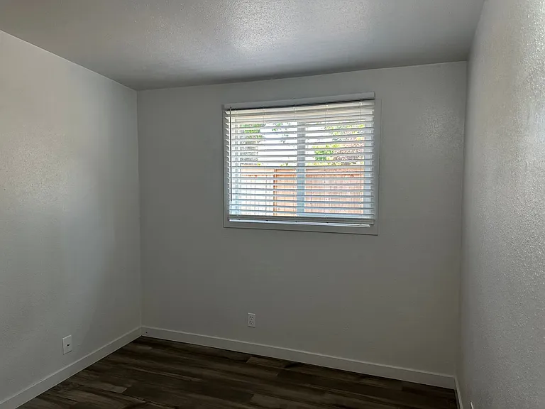 582 Cardinal Way — Photo 22