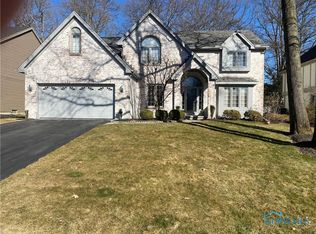 2450 Wembley Ter N, Toledo, OH