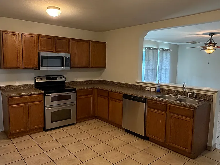 5641 Liberton Ln — Photo 3