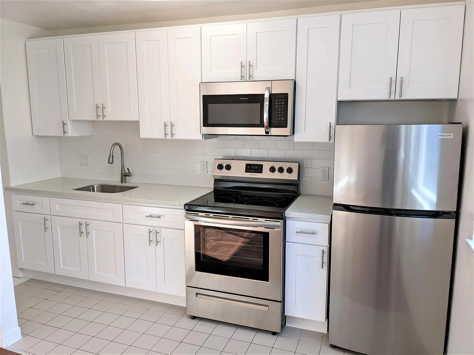 1 bed, 750 sqft, $3,995 — Photo 2
