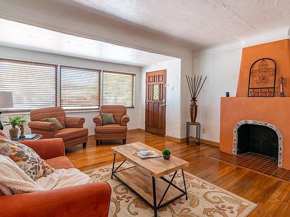 5th image of 504 Carlisle Blvd NE