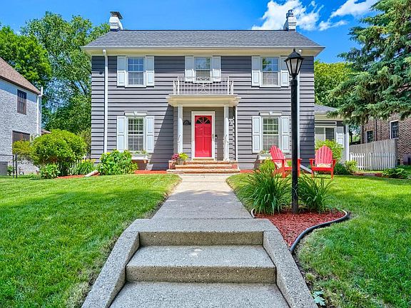 2nd image of 1855 Pinehurst Ave