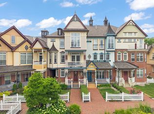 4159 Royal Mews Cir, Naperville, IL 60564