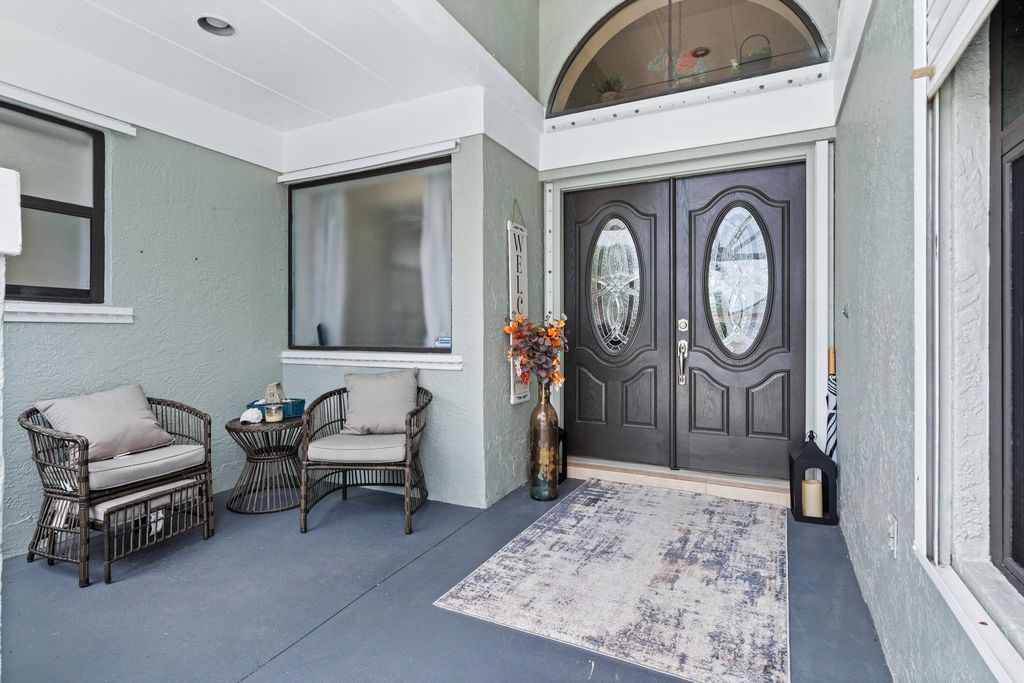 Apartment in Palm City, Isles Worth, Martin - View 2
