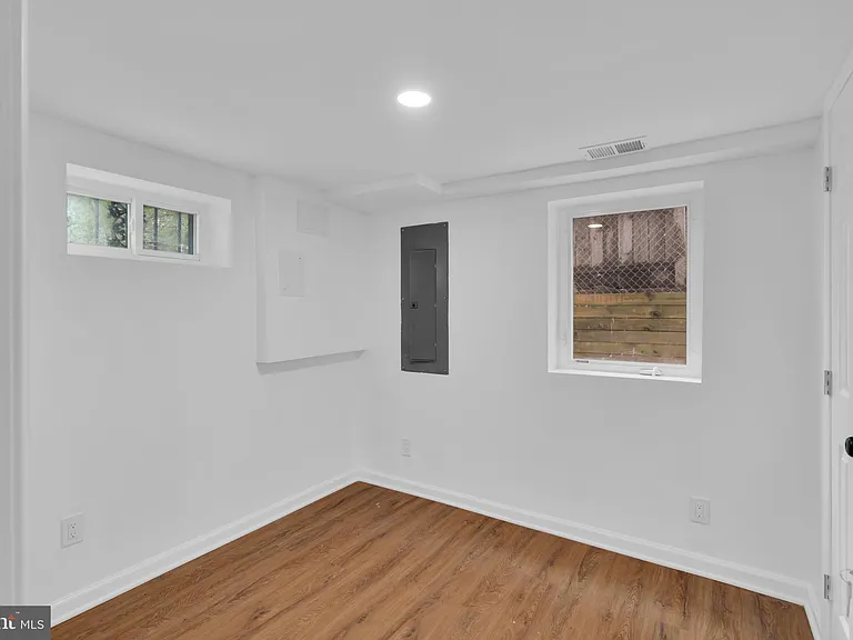 518 Oglethorpe St NE — Photo 26