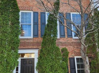 2481 Walnut Rocker Ln, Herndon, VA 20171