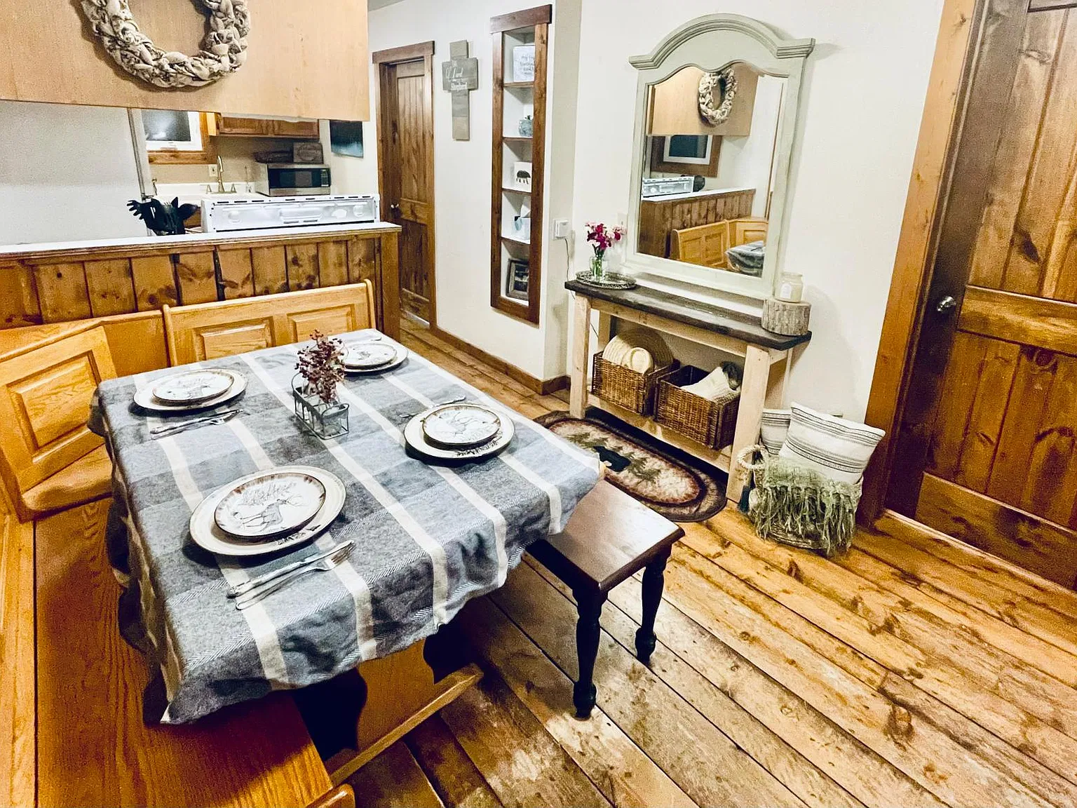 2 bed, 988 sqft, $2,000 — Photo 4